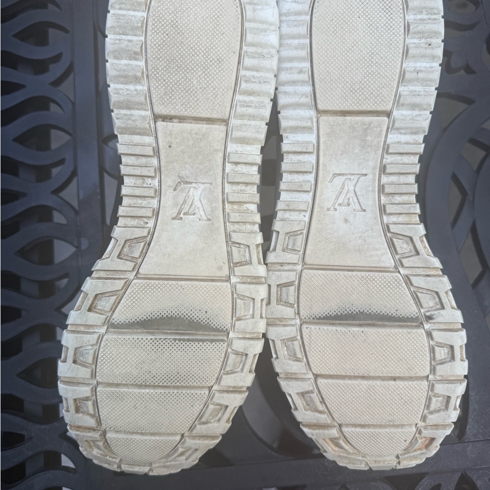 Louis Vuitton Tri coloured Monogrammed Runaway Sneakers - Size 11 - Picture 10 of 16